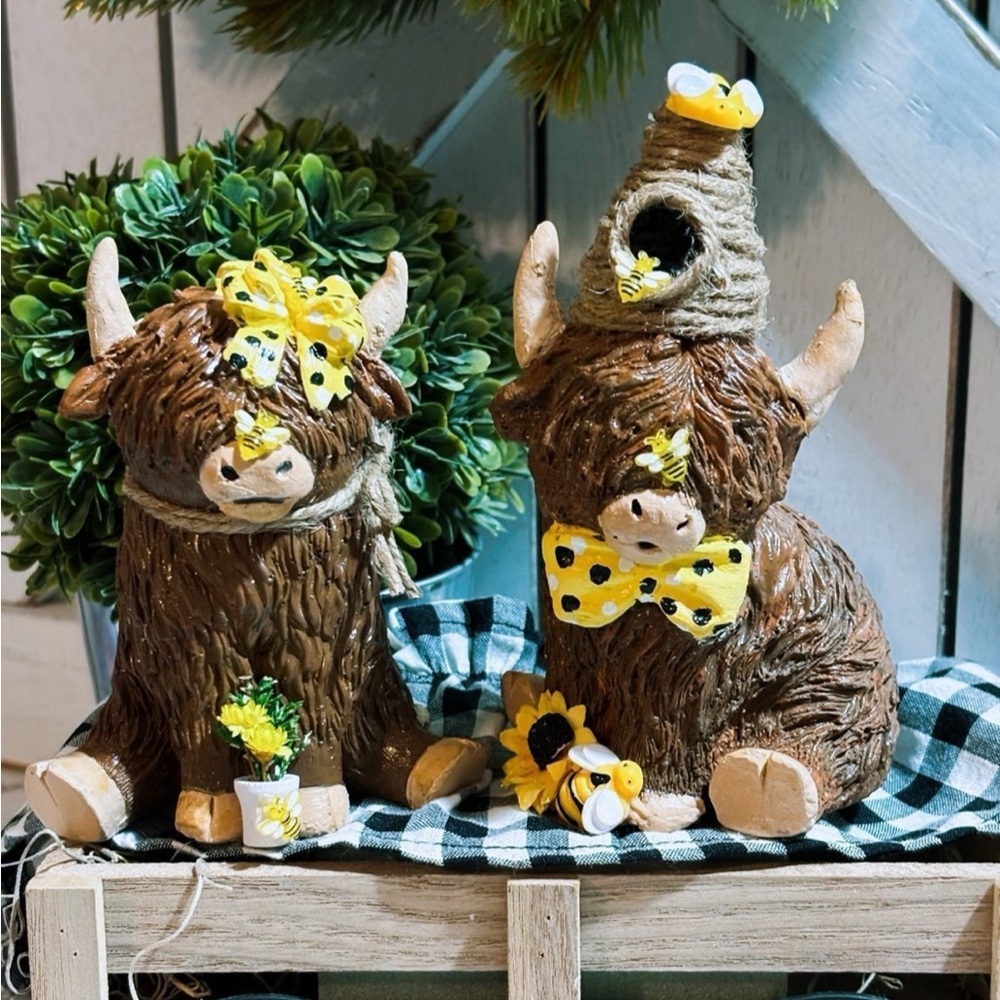 Farmhouse bee highland cow couple decor 
Handmade!